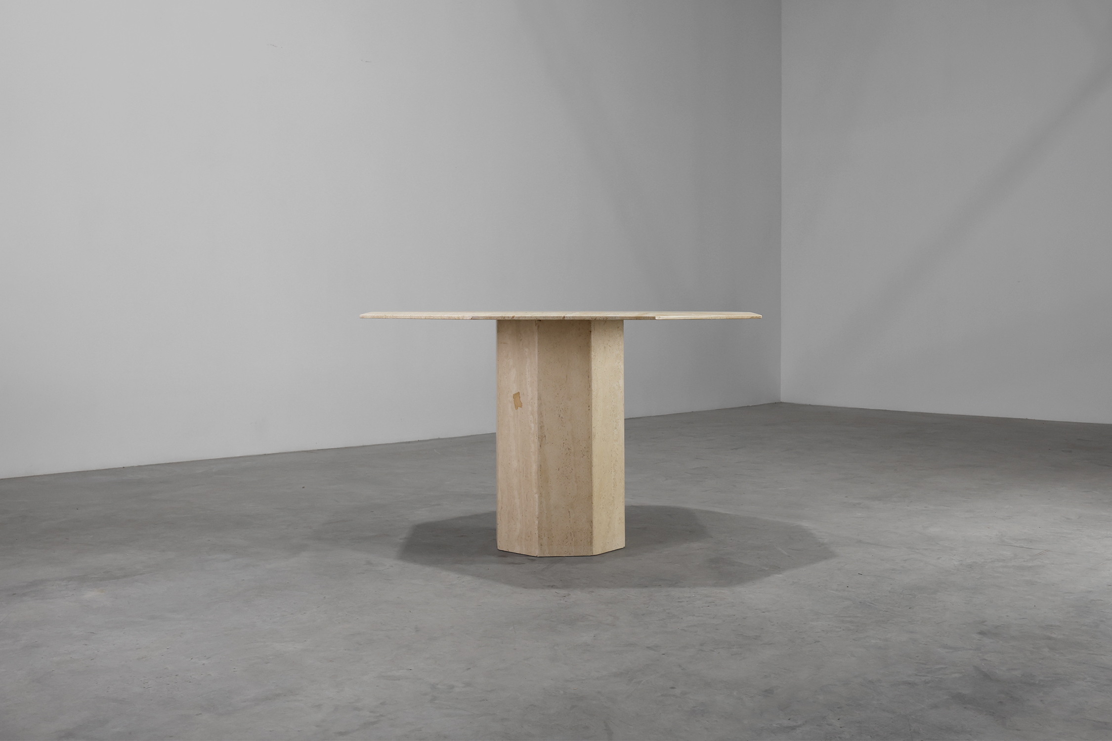 Mid-Century Italian octagonal Travertine Dining Table, 1980sthumbnail